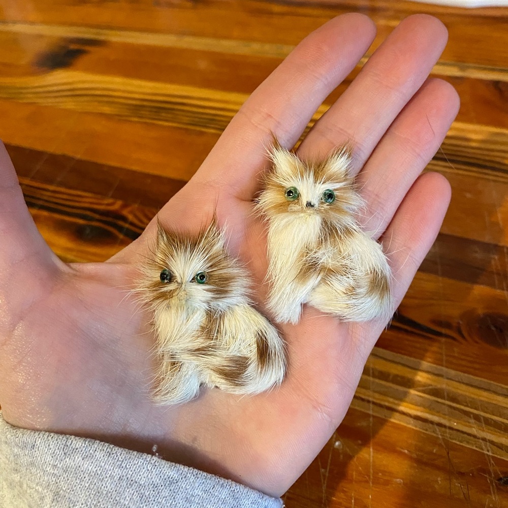 2 vintage fur cat pins